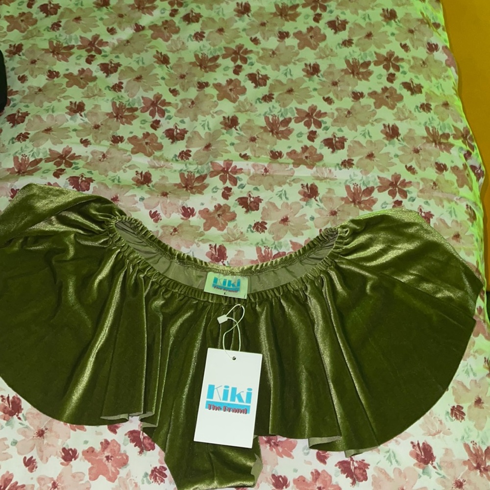 Hi I am selling these super cute and sexy, flow shorts by Kiki The Brand. Sz (L)